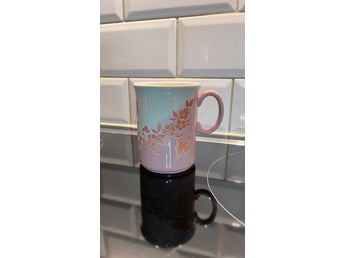 English Ironstone Tableware Mugg med blommönster