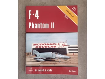 F-4 Phantom II (1982) – Bert Kinzey – USAF F-4E & F