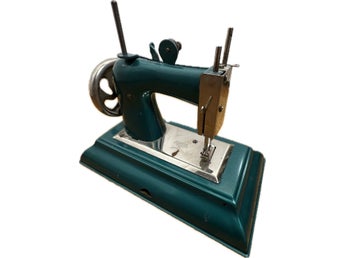 Antik Leksakssymaskin Casige Made in Germany British Zone child sewing machine