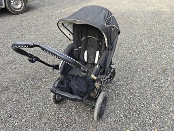 Emmaljunga barnvagn/sittvagn med tillbehör