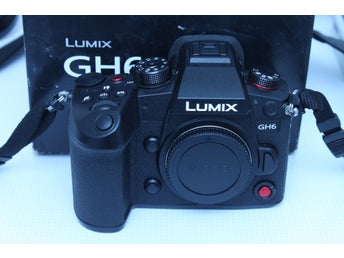 Panasonic Lumix GH6 - I kartong - 64 Exponeringar