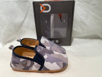 Move innesko slip on blå camo stl 26 Nu 150kr Ord 299kr
