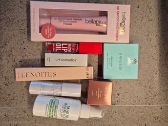 Blandade skönhetsprodukter t.ex. Bellapierre, Rimmel, LH Cosmetics, Sweed, Leno