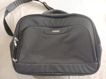 Samsonite laptopveske / skulderveske – sort, romslig