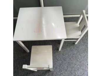 Ikea barnbord med stol