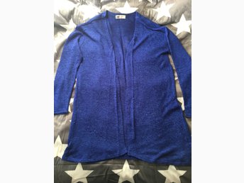 Blå finstickad kofta cardigan storlek 170 small från HM H&M mode vår Blå finstickad kofta cardigan storlek 170 small från HM H&M mode vår