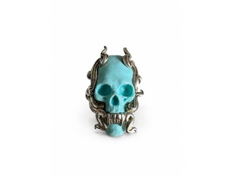 Blue Mayla Skull Ring – Macabre Gadgets – 2019