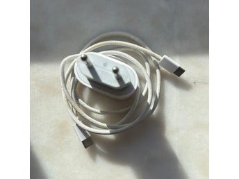 USB-C-laddare och kabel