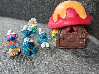 Smurfhus och Smurfar - Schleich och Bully