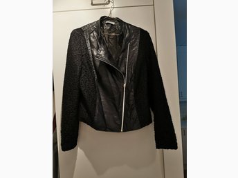 Fusk skinnjacka med spets (412966303) ᐈ Köp på Tradera Fusk skinnjacka med spets (412966303) ᐈ Köp på Tradera