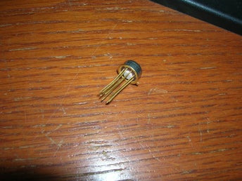 CMP01CJ 8-pin