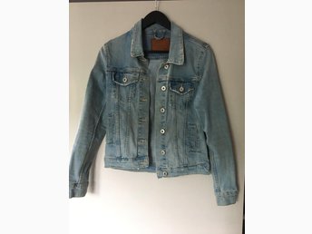 Jeansjacka från Lager 157, stl S (400079965) ᐈ Köp på Tradera Jeansjacka från Lager 157, stl S (400079965) ᐈ Köp på Tradera