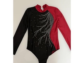 Gymnastikdräkt med short .Storlek 7-8 år