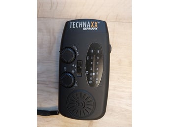 Technaxx TX-238 Handvevad radio med solcell och ficklampa