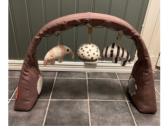 Done by Deer aktivitetsbåge/babygym