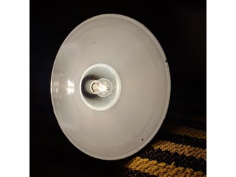Vintage Industrilampa FERA IP55, DDR 60/70-tal - Omdragen El