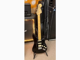 American Performer Fender Stratocaster HSS