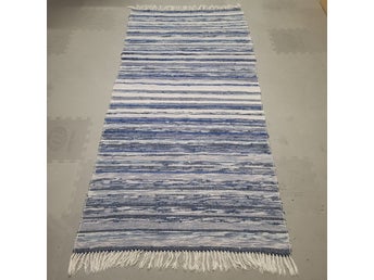 Handvävd trasmatta i blått och vitt 196x95 cm