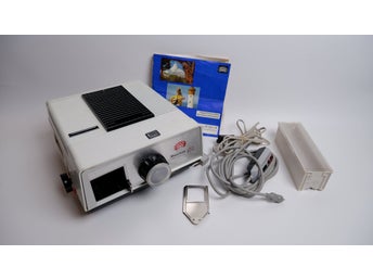 Braun Paximat De Luxe N24+J Diaprojektor med Stellagon 1:2.8/100 lins
