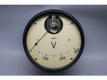 Vintage rund AEG voltmeter 0-300 , 1900-tal