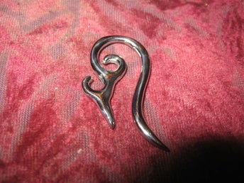 TÖJNING PIERCING 2 MM TRIBAL (STAINLESS STEEL)