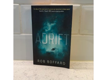 Adrift av Rob Boffard eng text
