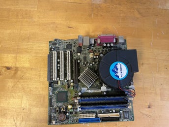 d530 SFF (DK909A) Moderkort med Intel Pentium 4 2.40GHz CPU och 1.5GB DDR RAM