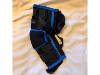 DeRoyal armbågsskydd, svart