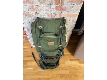 Äkta vintage Fjällräven ryggsäck med aluminiumställning – klassisk 70/80-talsmod