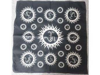 OM flagga väggprydnad 50 x 50cm