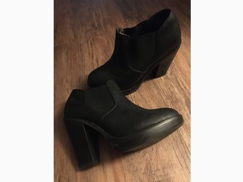 Högklackade skor Stl 37 Högklackade skor Stl 37