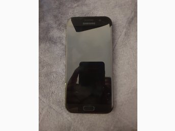 Samsung galaxy A5 2017 modell olåst i bra skick frifrakt Samsung galaxy A5 2017 modell olåst i bra skick frifrakt