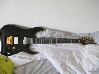 Ibanez Prestige Elgitarr med Hardcase