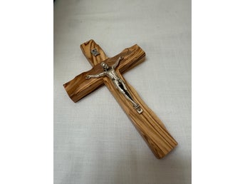 Krucifix i olivträ, 16 cm