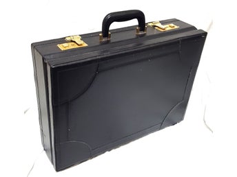 RETRO PORTFÖLJ / ATTACHÉVÄSKA svart med guldfärgade spännen Vintage 1900-talets.