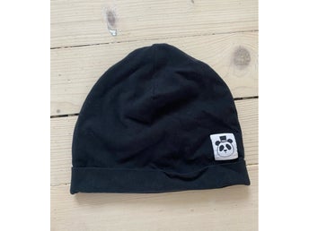 Mini Rodini svart mössa 52/54