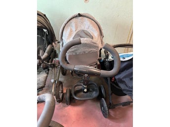 Sittvagn med monterad cykel och korg