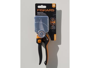 (Nyhet!) Fiskars Sekatör X-serie P981 - DualAction Bypass.
