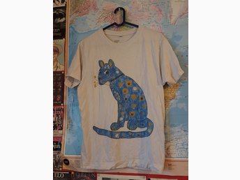 Se produkter som liknar ABBA Iconic T-Shirt Kostym på Tradera