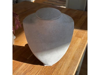 Hals för display av halsband