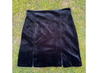 Vintage retro svart kort kjol sammet slits 90-tal 90s S