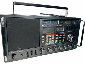 Vintage Grundig Satellit International 650 Radio Professional LW/MW/SW/FM