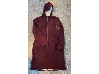 Ilse Jacobsen bordeaux kappa, storlek 42