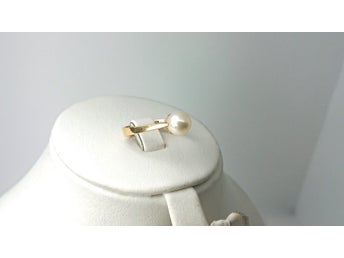 Vacker vintage ring i äkta 18k guld med pärla, 18,7mm