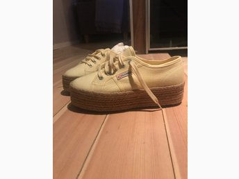 superga gul