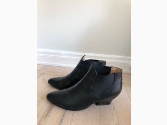 acne studios alma boots