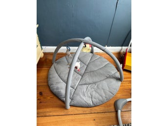 Babygym Ikea med leksaker