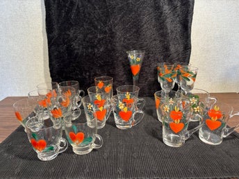 22 retroglas handmålade blommotiv 60-70-tal samling med karaktär