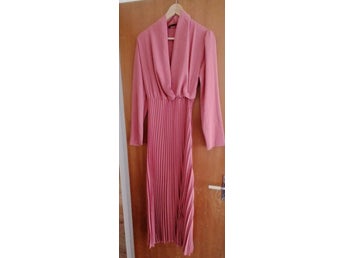 SHEIN rosa klänning, storlek M