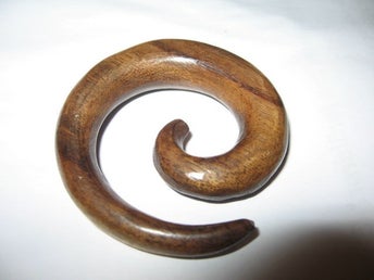 TÖJNING SPIRAL PIERCING 12 MM (ÄDEL TRÄ) MÖRK